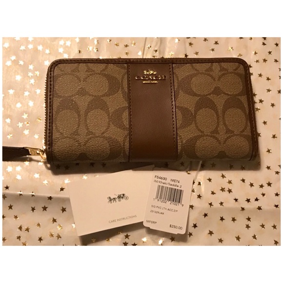 🚨SALE Coach Wallet Signature PVC <HR Zip Around - Picture 2 of 8